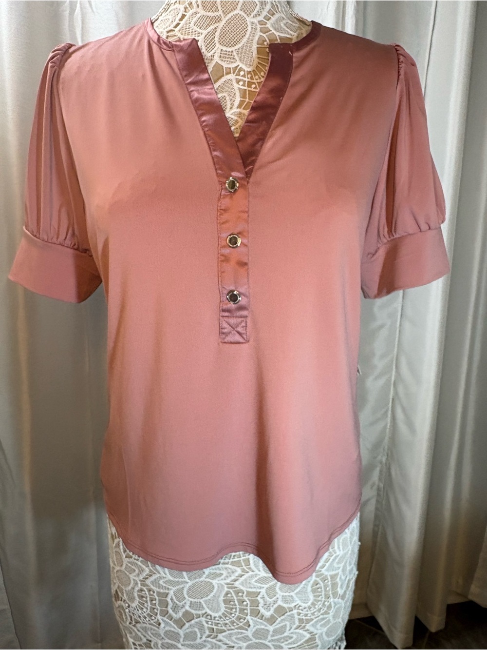Carmen Marc Valvo Rose Satin-Trim Short Sleeve Blouse - Picture 2 of 6